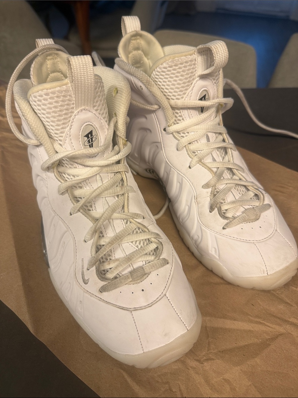 Nike Foam posit tripple white boys 6.5